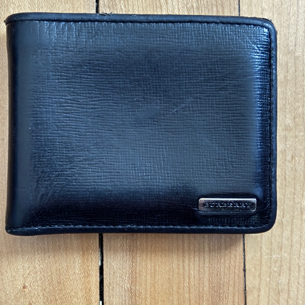 Burberry Black Wallet with Leather Cross-Grain Texture